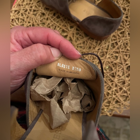 Women’s Suede Lucchese Flats Sz 8.5 - Picture 12 of 12